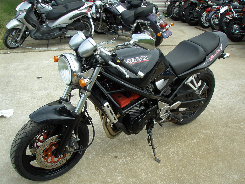 Купить мотоцикл Suzuki Bandit400V 1991 фото 11